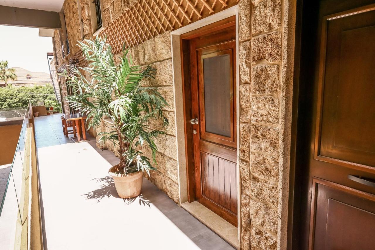 Old Town Guesthouses Батрун Екстер'єр фото