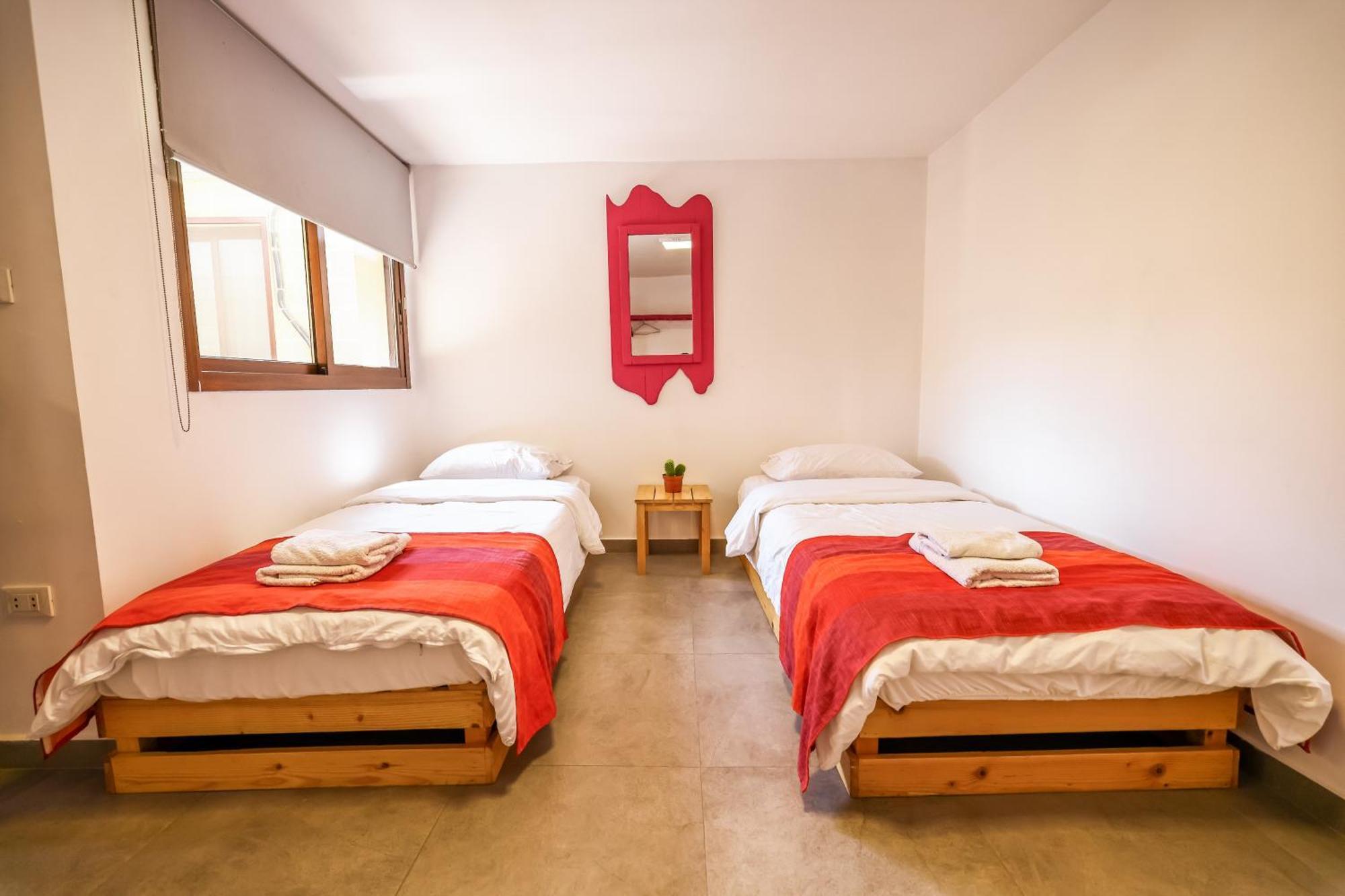 Old Town Guesthouses Батрун Екстер'єр фото